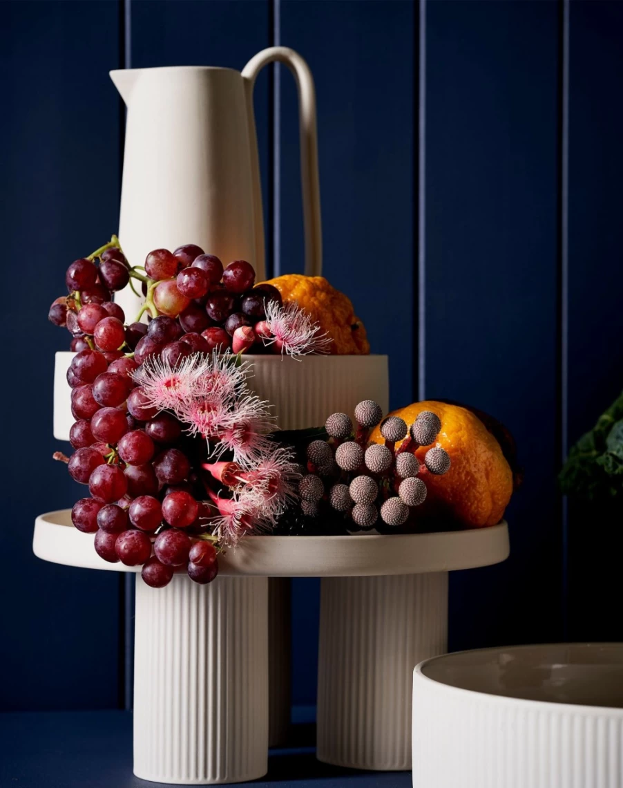 "Robert Gordon Poet's Dream Cake Stand – Natural Ceramic Dessert Plate for Elegant Display"