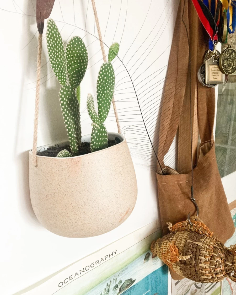 Robert Gordon Ceramic Wall Planter – Indoor Outdoor Garden to Table Herb Planter