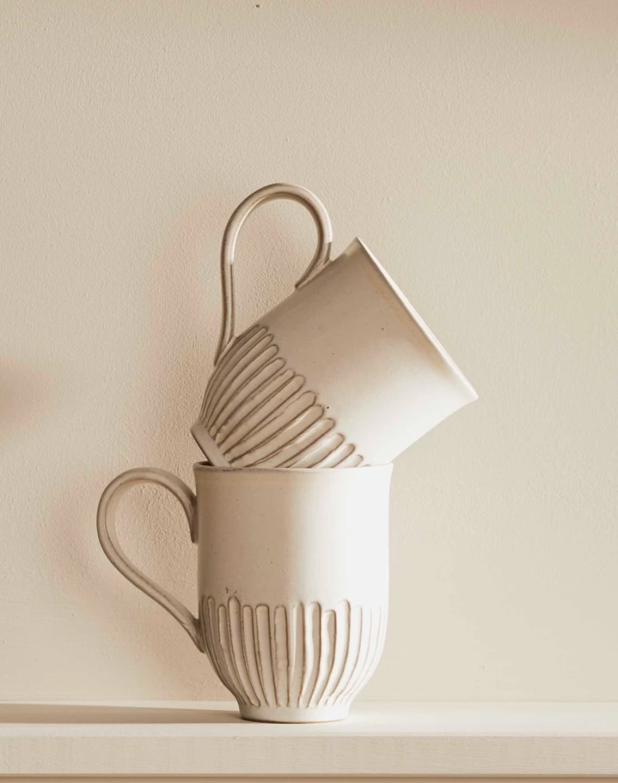 Robert Gordon Handcrafted White Ceramic Mug – Premium Artisan Coffee Cup