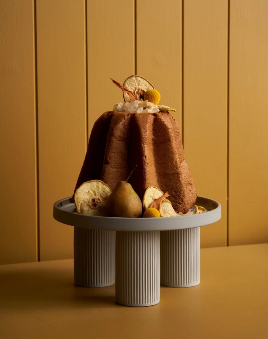 Robert Gordon Poet's Dream Cake Stand in Cashmere - Elegant Ceramic Dessert Plate for Weddings & Afternoon Tea