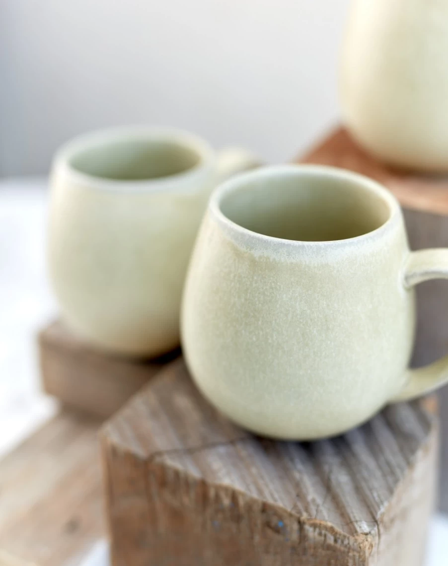 Robert Gordon Hug Me Mugs - Sage Green Ceramic Coffee Cup with Comfort Grip