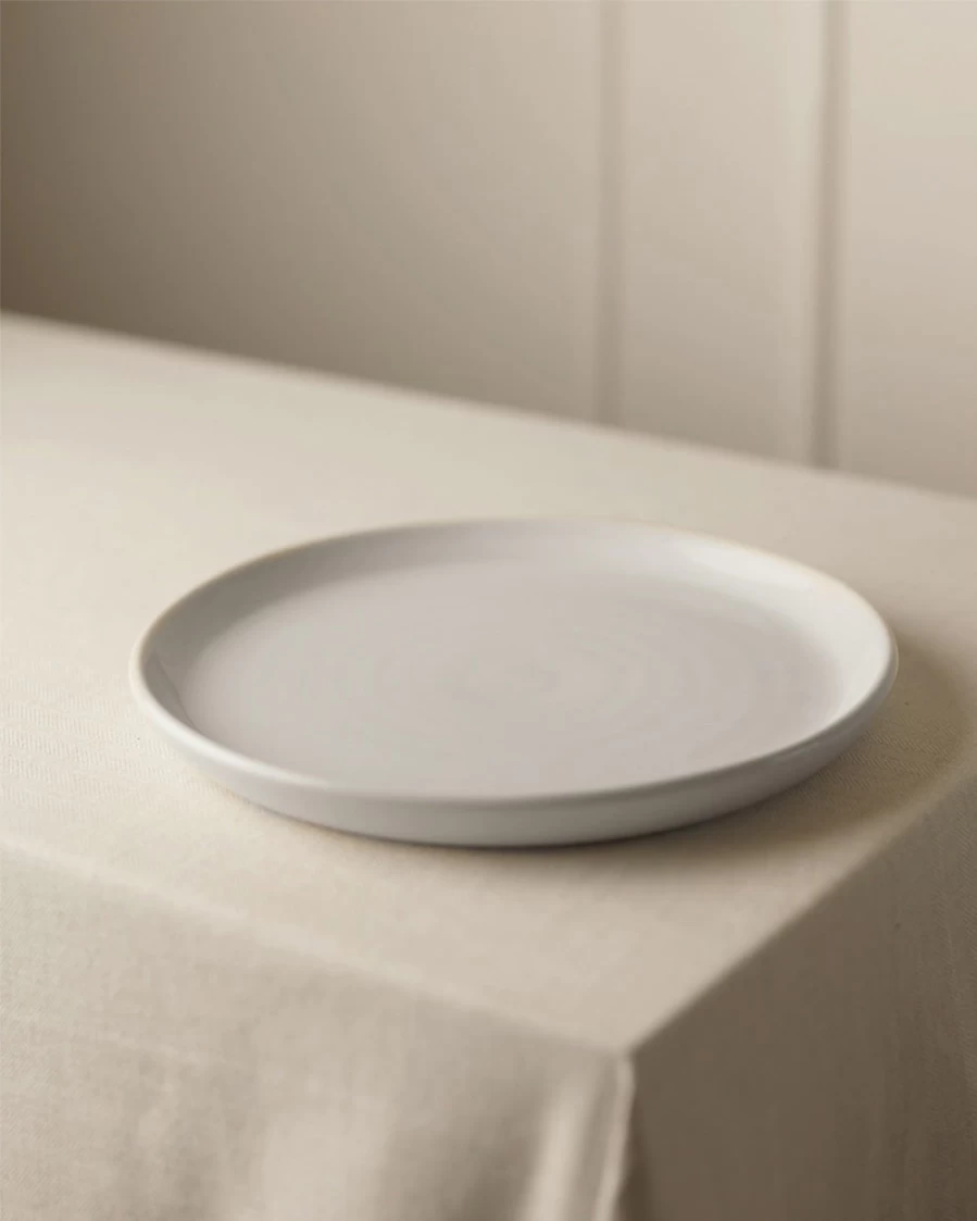 Robert Gordon Terra Coast Dinner Plate - Ceramic Tableware for Modern Dining