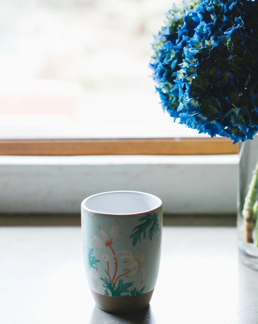 Robert Gordon Floral Lattes Mug - Flannel Flower Design Ceramic Coffee Cup