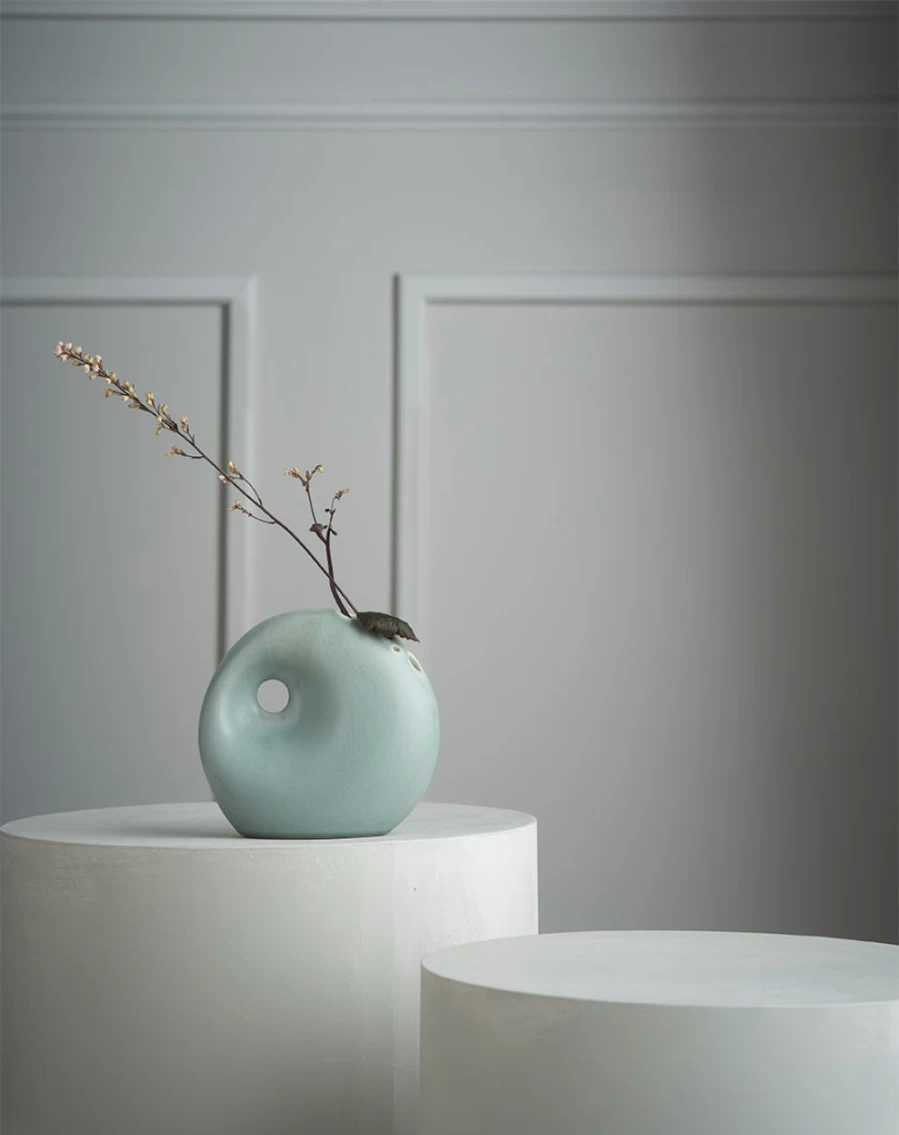 Robert Gordon Eternity Vase - Elegant Ceramic Flower Vase or Outdoor Pond Decor