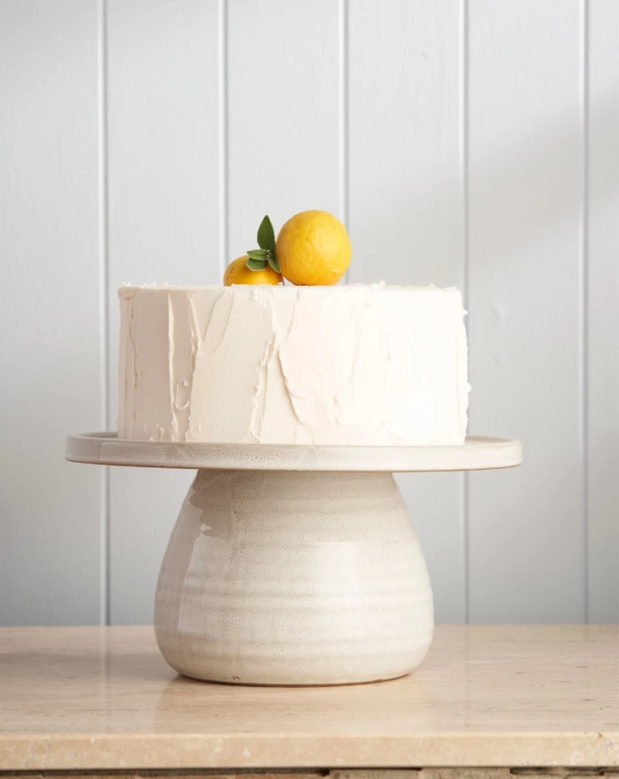 Robert Gordon Snow-Themed Ceramic Cake Stand for Elegant Dessert Display
